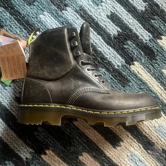 Martens Crofton blush Boot Size
